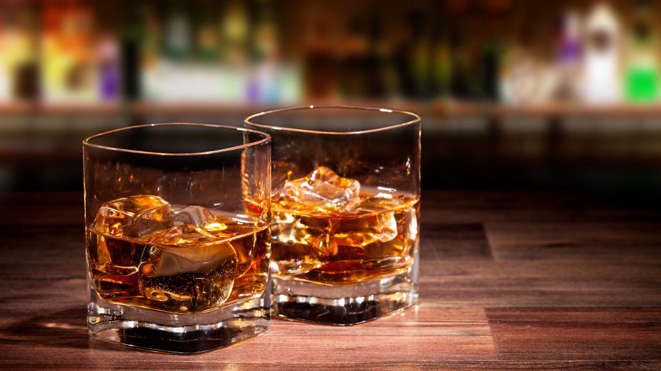 best_whiskies_2018_-_whiskey_glass